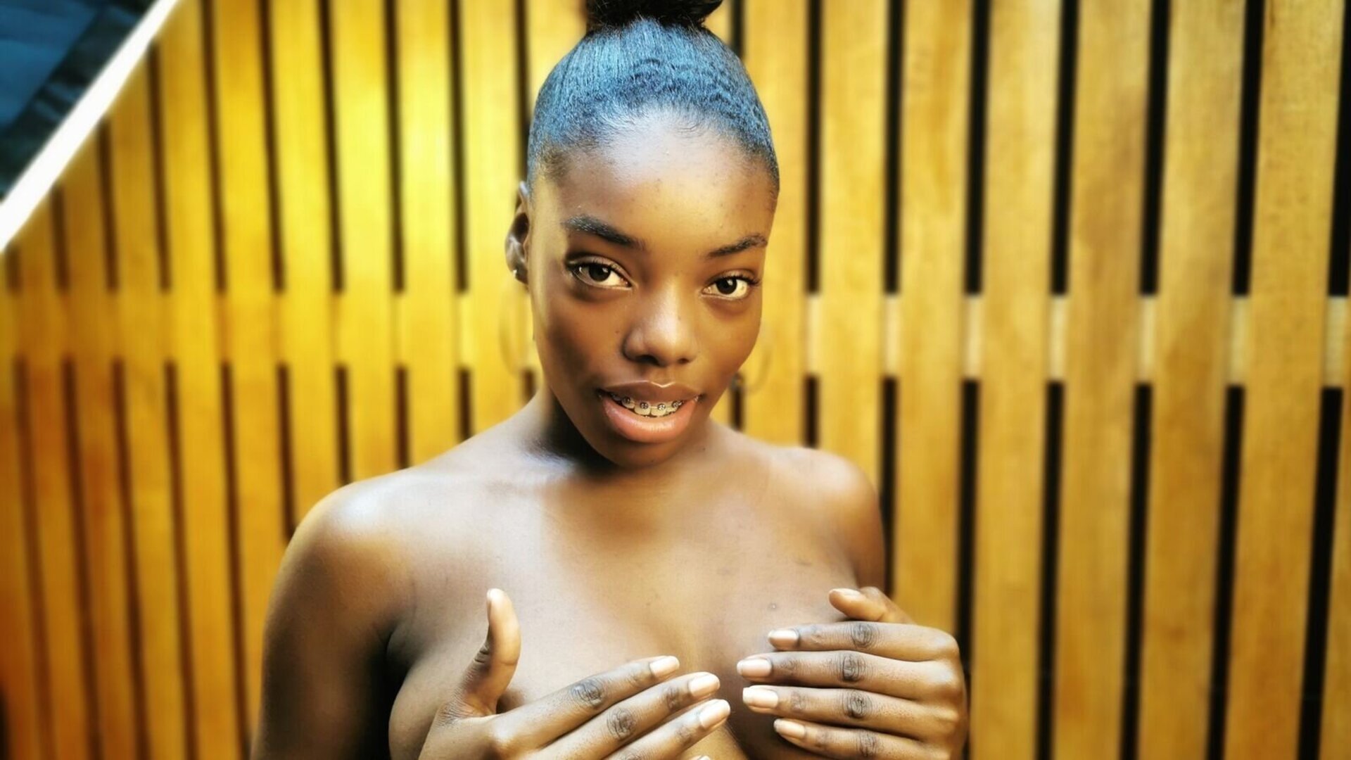 Free Naked DanielaMakeba