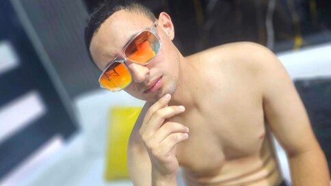 Free Naked JulianMiranda