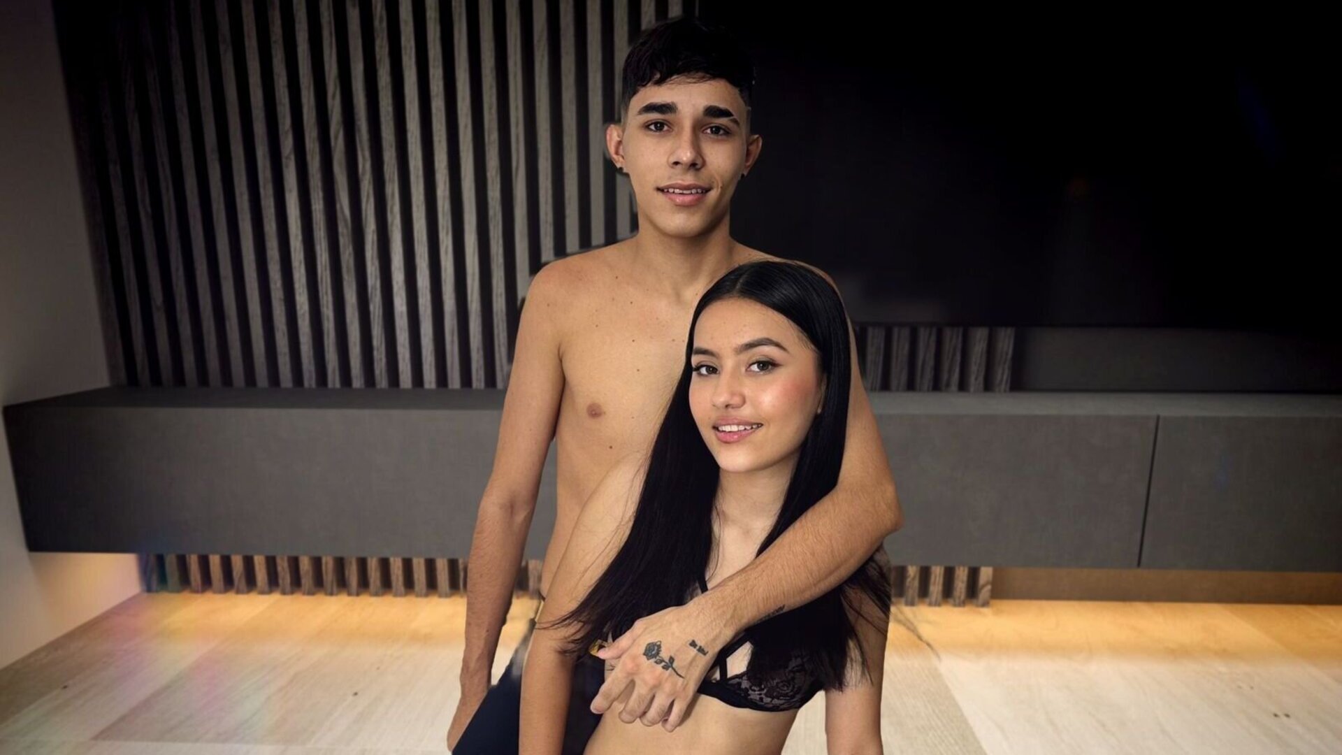 Free Naked KarolinaAndMax